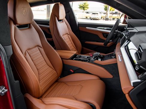 Used 2026 Lamborghini Urus SE image 45