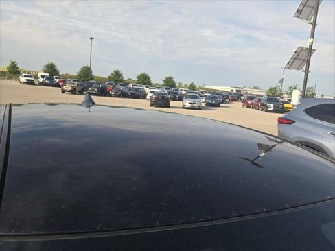 Used 2020 Nissan Leaf SV w/ SV Technology Package FWD image 9