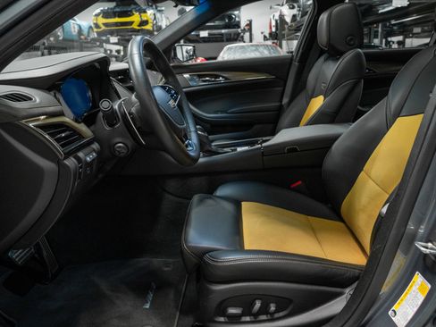 Used 2019 Cadillac CTS V w/ Luxury Package image 21