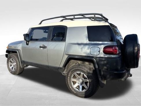 Used 2010 Toyota FJ Cruiser 4WD image 7