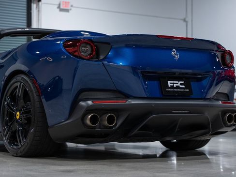 Used 2020 Ferrari Portofino image 19