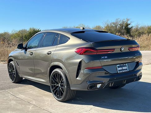 New 2026 BMW X6 xDrive40i w/ Climate Comfort Package image 6