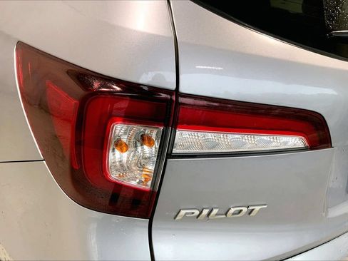 Used 2022 Honda Pilot TrailSport image 13