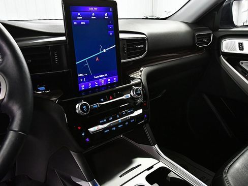 Used 2023 Ford Explorer Limited w/ Limited Technology Package image 23