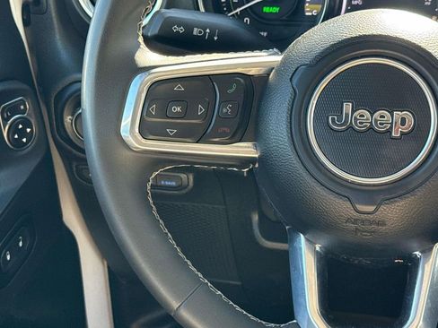 Used 2023 Jeep Wrangler Unlimited Sahara image 14