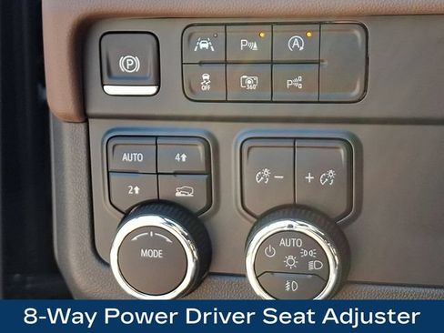 Used 2025 Chevrolet Tahoe High Country AWD/4WD image 9