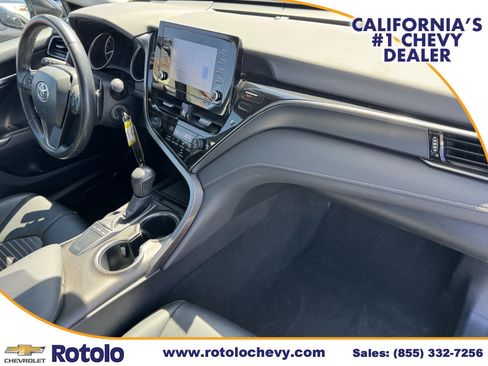 Used 2024 Toyota Camry SE FWD image 7