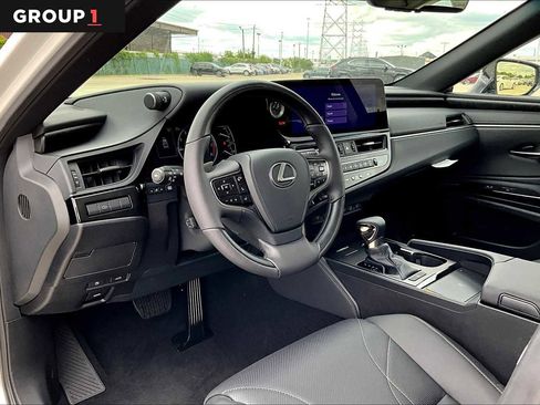 Used 2024 Lexus ES 350 w/ Luxury Package image 10