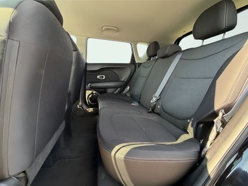 Used 2015 Kia Soul FWD image 5