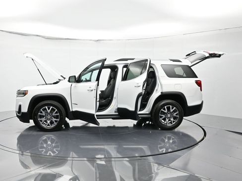 Used 2023 GMC Acadia SLT image 27