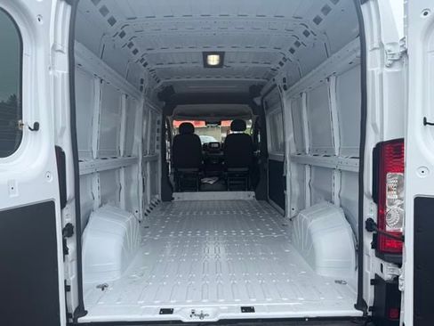 New 2025 RAM ProMaster 3500 w/ Quick Order Package 22G SLT image 13