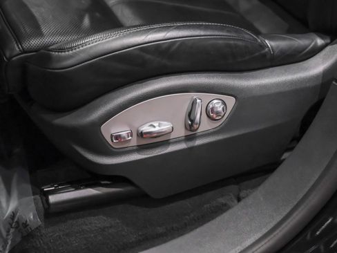Used 2018 Porsche Cayenne image 30