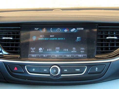 Used 2018 Buick Regal Essence w/ Driver Confidence Package #1 FWD image 23