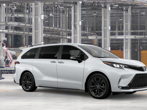 New 2026 Toyota Sienna XSE FWD image 16