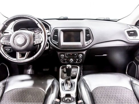 Used 2018 Jeep Compass Latitude w/ Popular Equipment Group AWD/4WD image 17