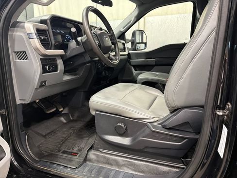 Used 2024 Ford F450 XLT AWD/4WD image 3