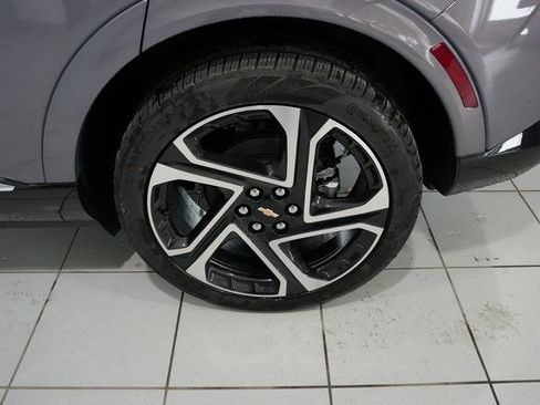 New 2026 Chevrolet Equinox EV LT image 4