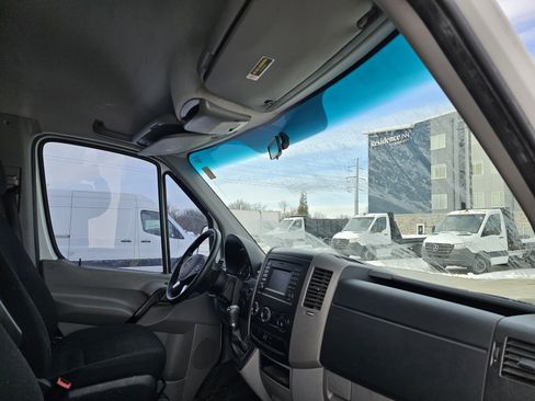 Used 2015 Mercedes-Benz Sprinter 2500 image 8