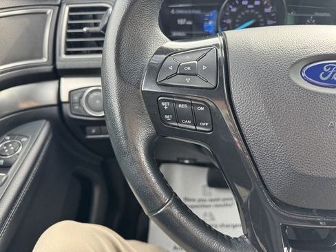 Used 2018 Ford Explorer XLT w/ Equipment Group 202A image 23