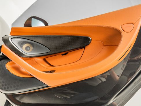 Used 2017 McLaren 570S image 30