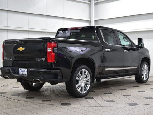 Used 2024 Chevrolet Silverado 1500 High Country w/ High Country Premium Package AWD/4WD image 8