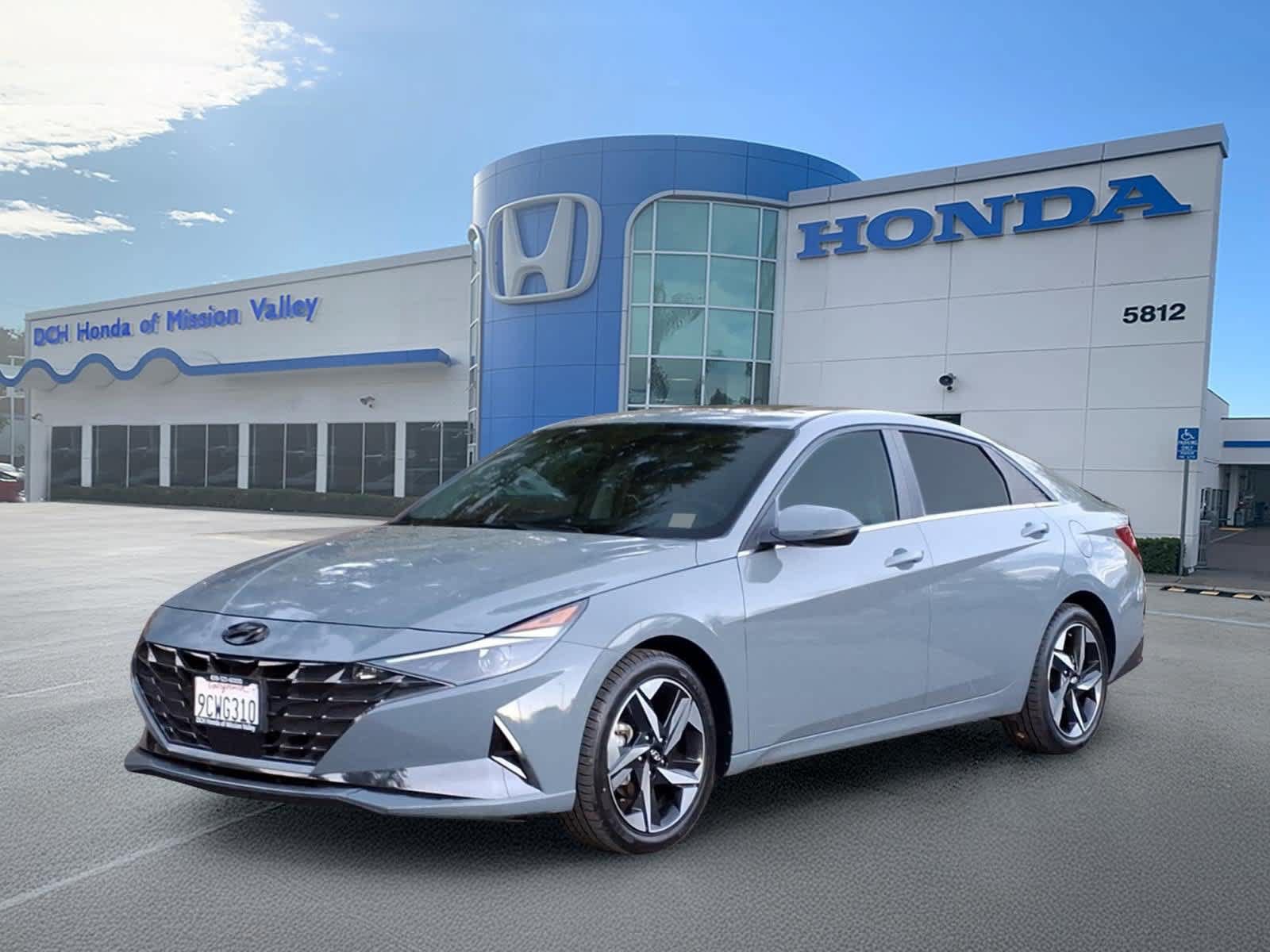 Used 2022 Hyundai Elantra SEL w/ Convenience + Premium Package FWD image 1