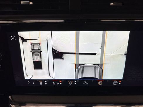 Used 2025 GMC Sierra 1500 AT4 w/ AT4 Premium Package AWD/4WD image 38