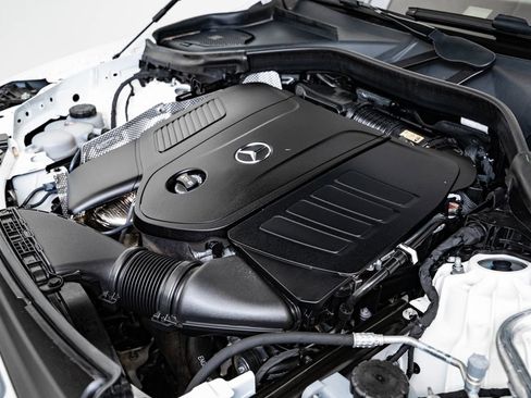 Certified 2025 Mercedes-Benz GLC 300 4MATIC image 46