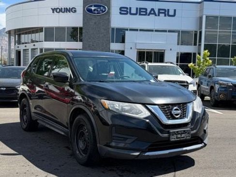 Used 2017 Nissan Rogue S AWD/4WD image 1