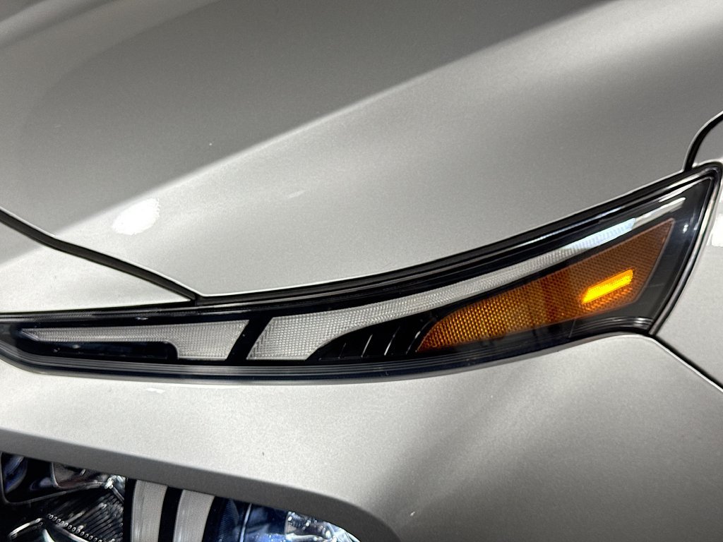Used 2021 Hyundai Santa Fe Limited AWD/4WD image 3