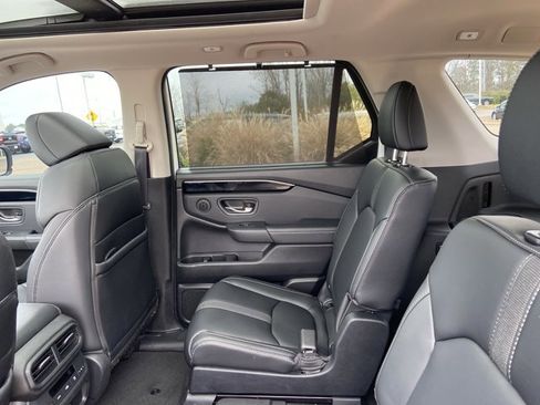 Used 2023 Honda Pilot Touring image 49