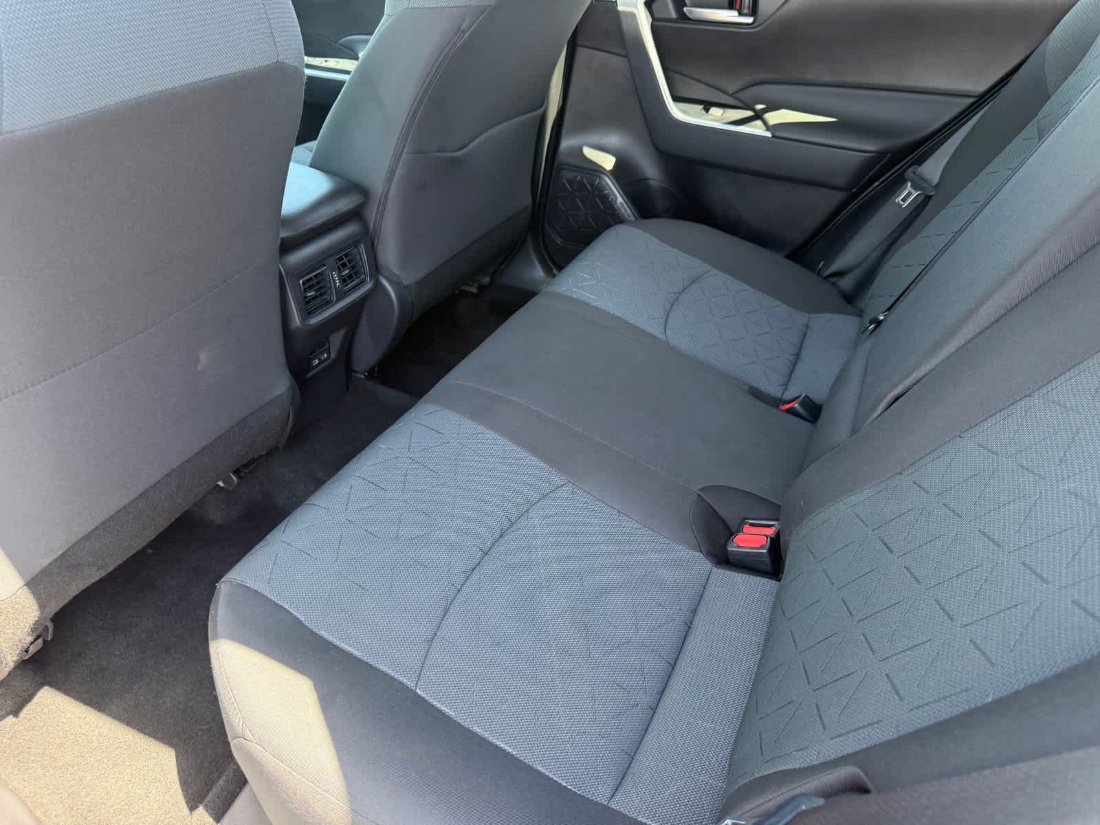 Used 2025 Toyota RAV4 XLE AWD/4WD image 27