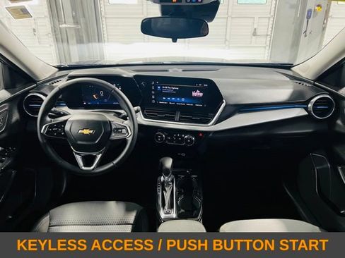 Used 2024 Chevrolet Trax LT w/ Driver Confidence Package FWD image 4
