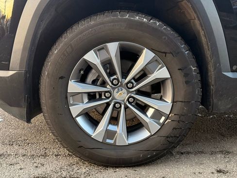 Used 2025 Chevrolet Equinox LT w/ Convenience Package II image 10