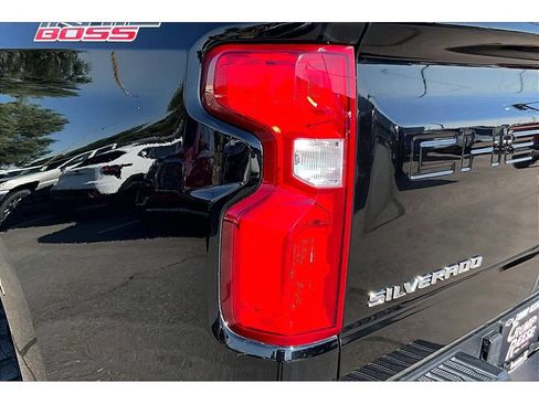 Used 2024 Chevrolet Silverado 1500 LT Trail Boss w/ LT Trail Boss Premium Package AWD/4WD image 24