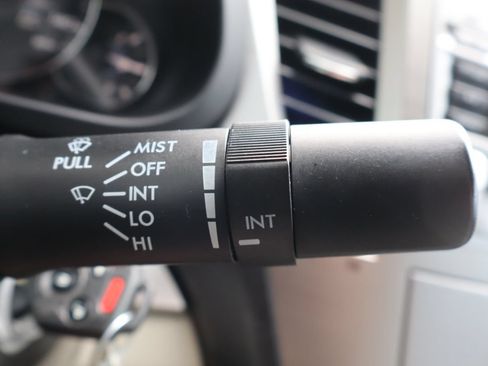 Used 2010 Subaru Legacy 2.5i Premium AWD/4WD image 32