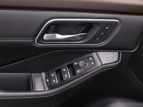 Certified 2023 Nissan Rogue Platinum w/ Platinum Premium Package image 24