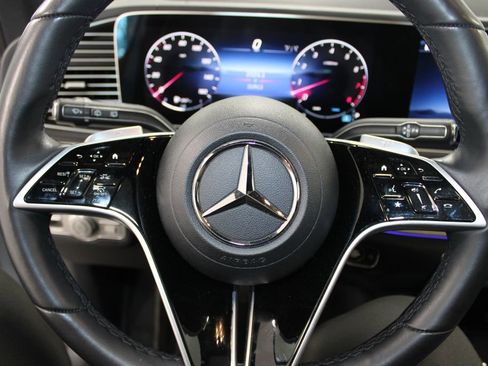 Used 2025 Mercedes-Benz GLS 450 4MATIC image 35