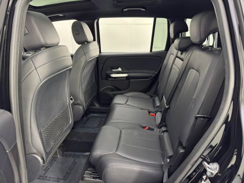 Used 2020 Mercedes-Benz GLB 250 GLB 250 w/ Premium Package image 41