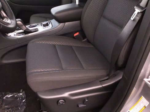 Used 2020 Jeep Grand Cherokee Laredo AWD/4WD image 12