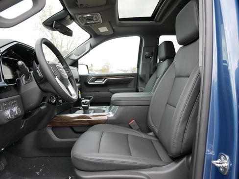 New 2026 GMC Sierra 1500 Elevation w/ Elevation Premium Package AWD/4WD image 11
