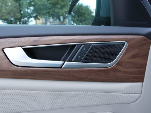 New 2026 Volkswagen Atlas SE FWD image 14