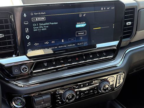 Used 2025 Chevrolet Silverado 2500 ZR2 w/ Technology Package image 22