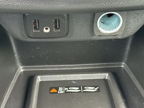 Used 2023 Chevrolet Traverse LT w/ LPO, Floor Liner Package AWD/4WD image 32