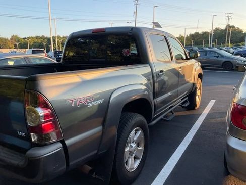Used 2013 Toyota Tacoma 4x4 Double Cab w/ TRD Sport Pkg image 6