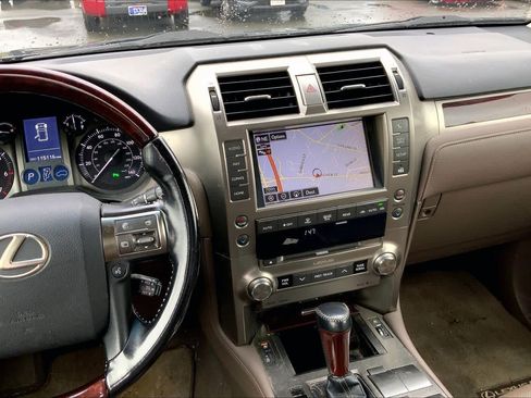 Used 2017 Lexus GX 460 Premium AWD/4WD image 7