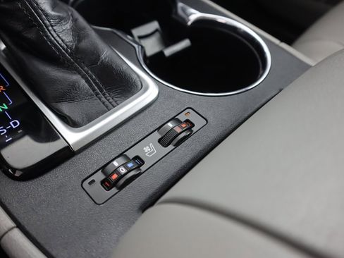 Used 2018 Toyota Highlander Limited image 50