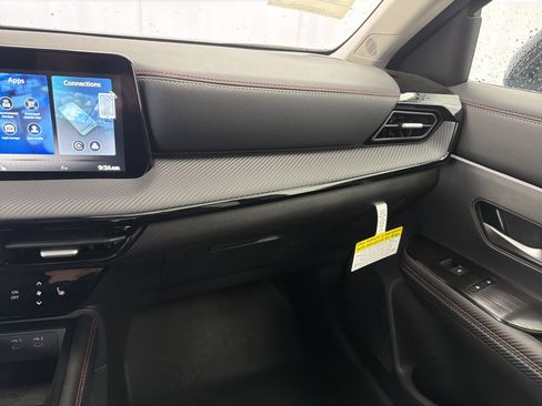 New 2026 Nissan Kicks SR FWD image 11