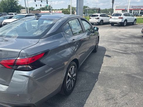 Used 2025 Nissan Versa SV FWD image 4