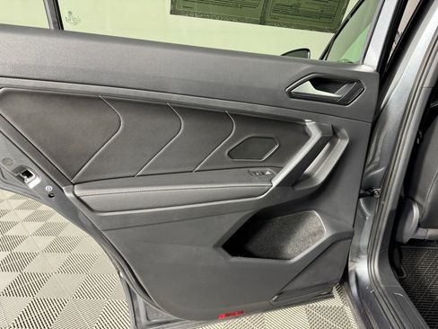 Used 2023 Volkswagen Tiguan SE R-Line FWD image 31